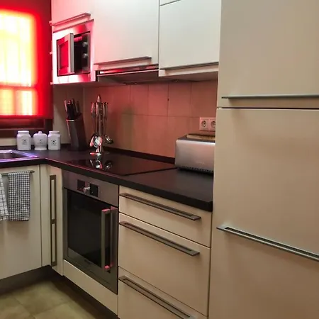 Charming 2 Bed Next To Cabopino Beach, Spain Apartamento *